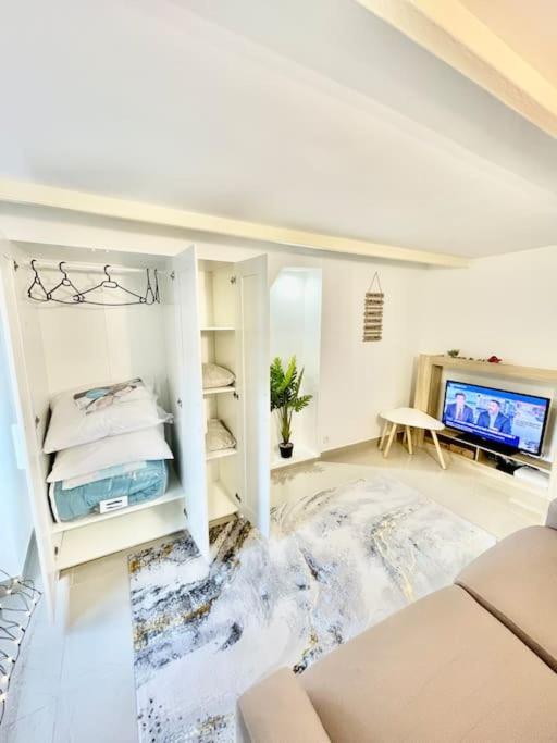 Studio Proche De Paris, Versailles Et La Defense Chaville Exteriér fotografie